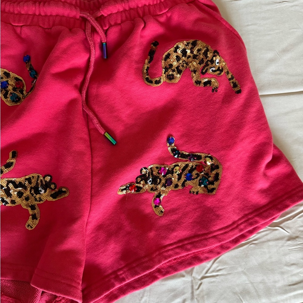 Queen of sparkles Leopard Print red Women's Shorts size large - Picture 3 of 10
